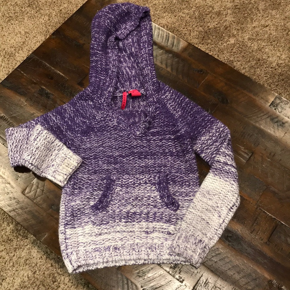 Girl’s sweater with hood - Picture 1 of 3